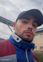 643252843: Chico busca chica en La Coruña