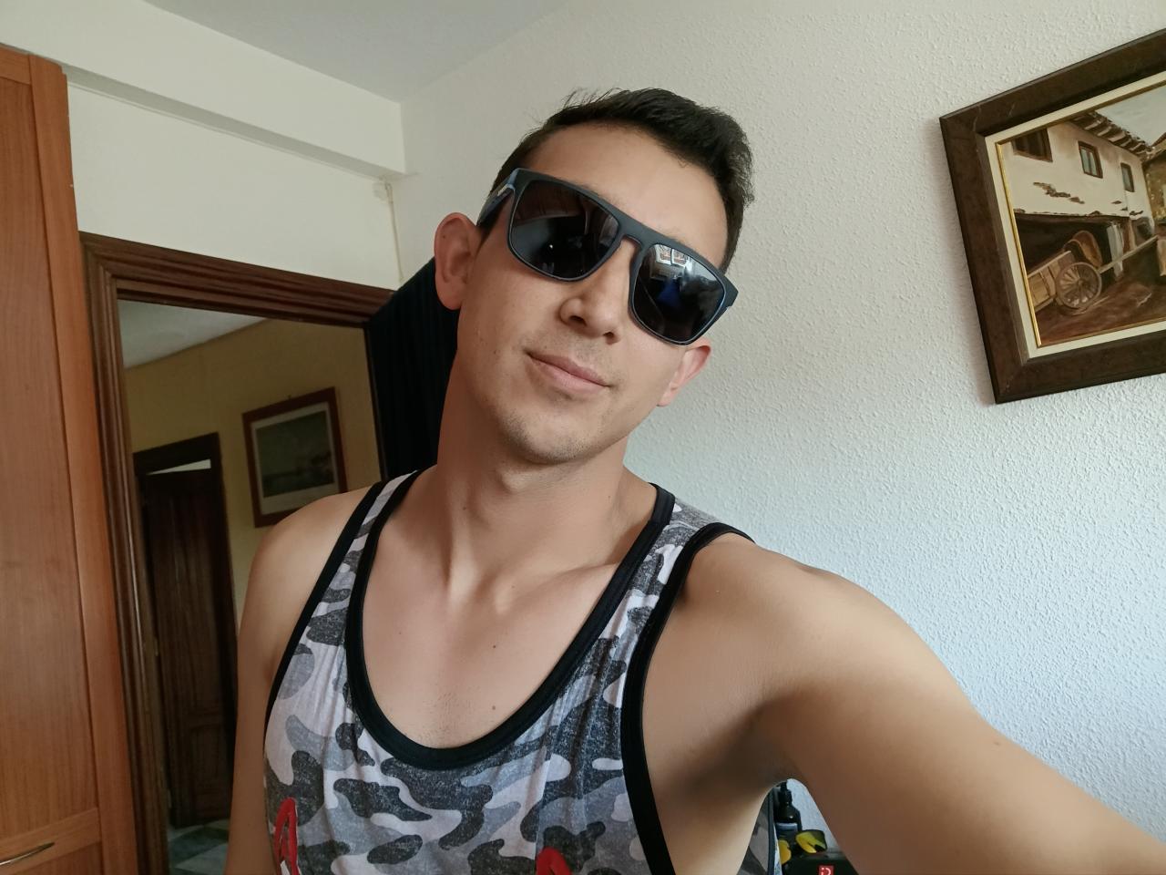 614981664: Chico busca chica en Madrid