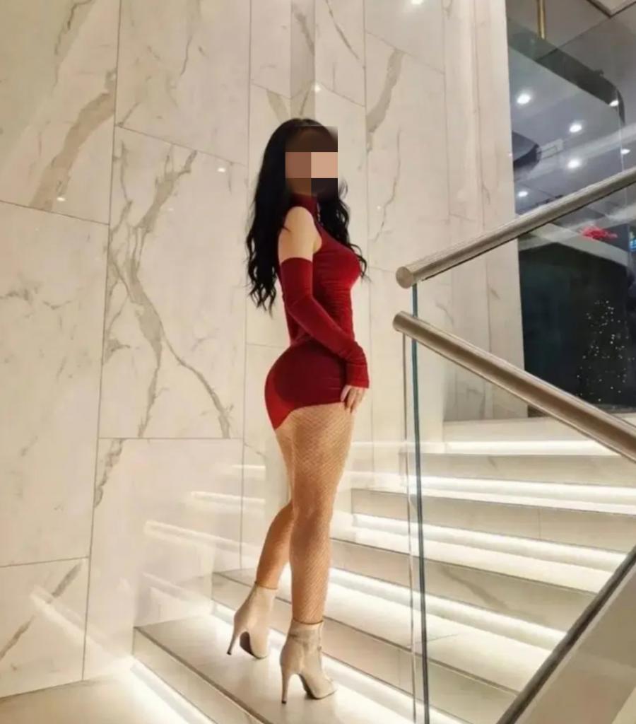 642439593: Chica busca chico en Madrid