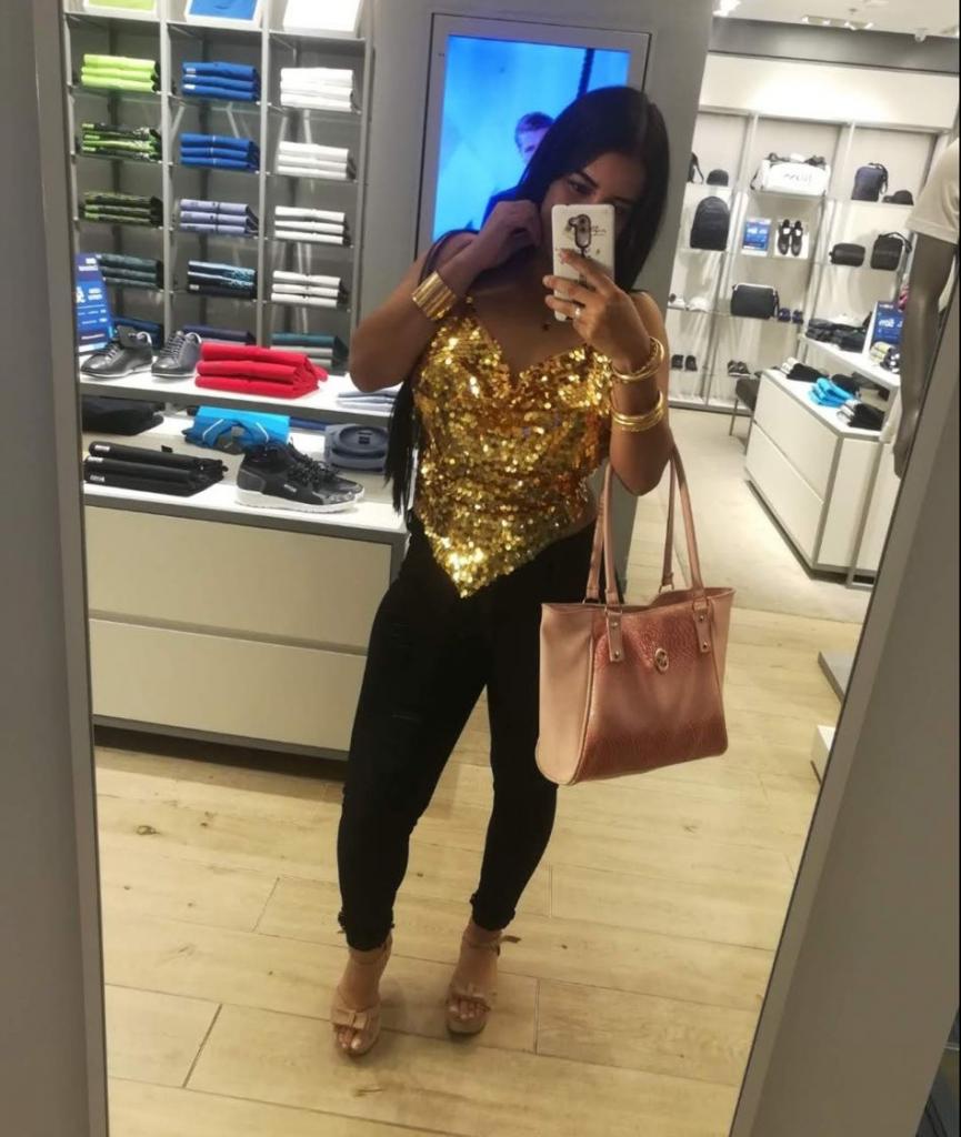 745026538: Chica busca chico en Gerona