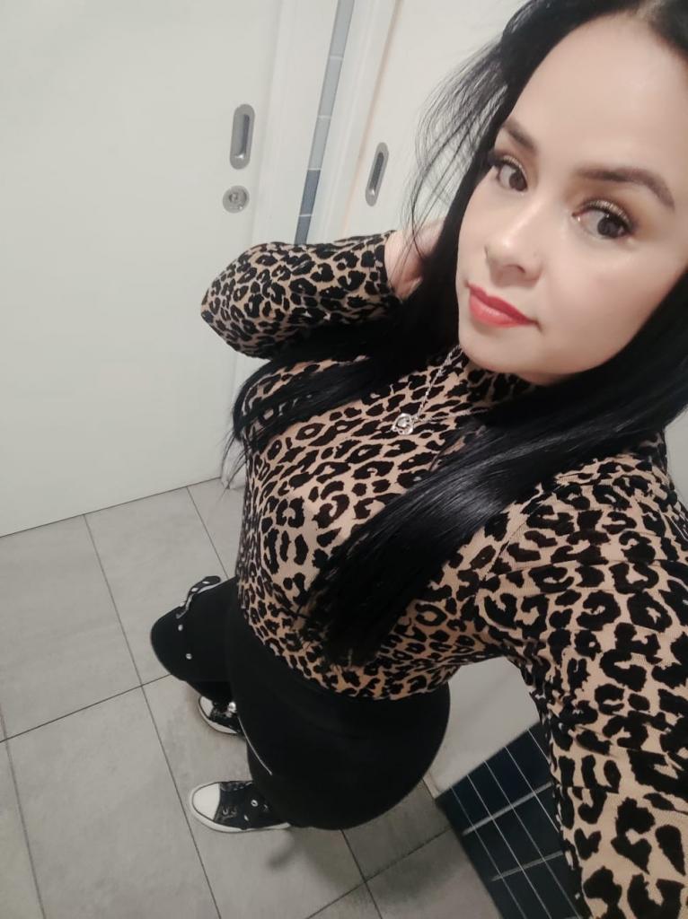Chica busca chico en Cádiz: 