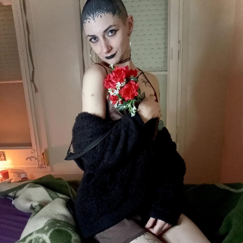 644441551: Chica busca chico en Barcelona