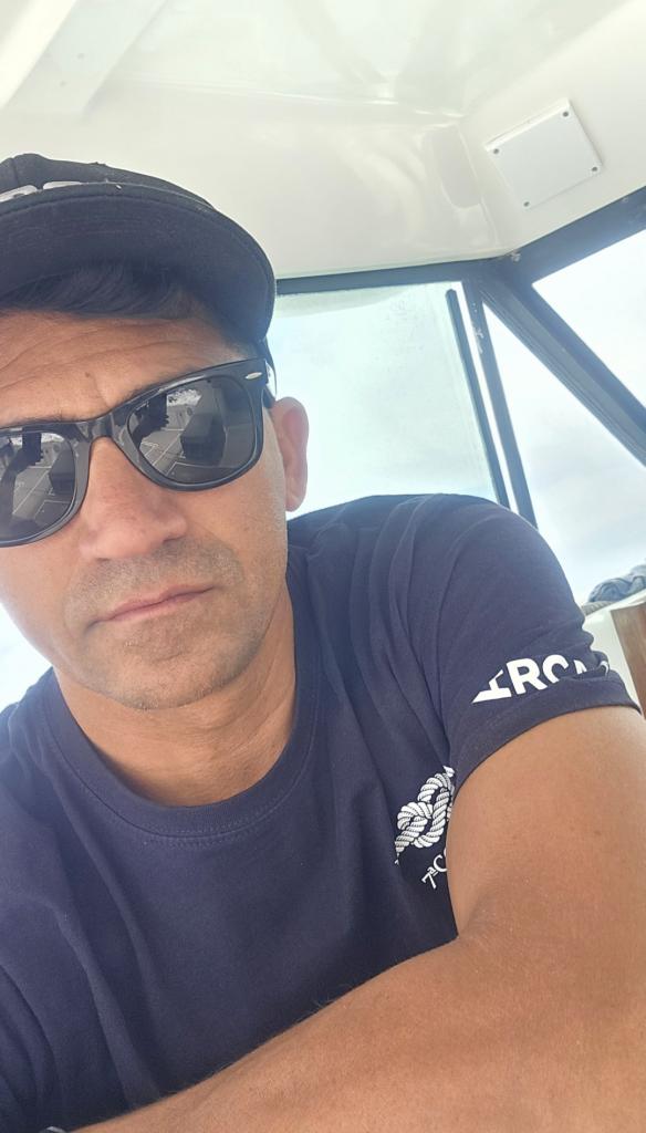 683534625: Chico busca chica en La Coruña