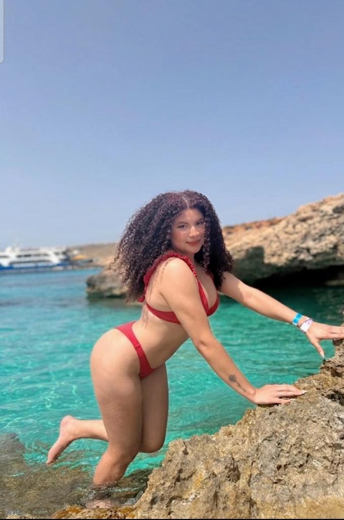 Chica busca chico en Ibiza: 