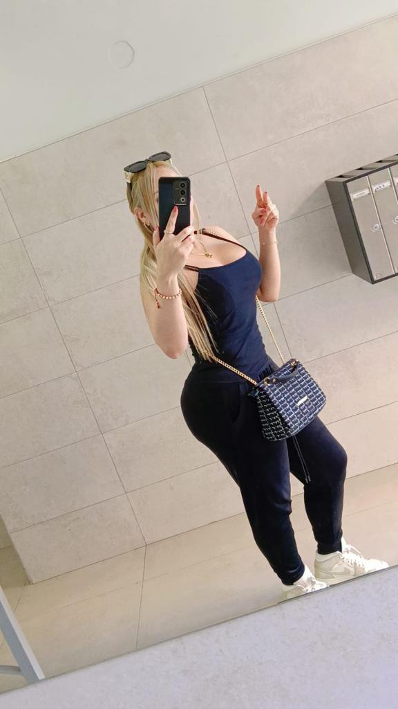 Chica busca chico en Almería: 
