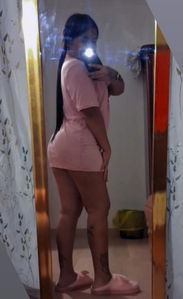 647781560: Chica busca chico en Barcelona