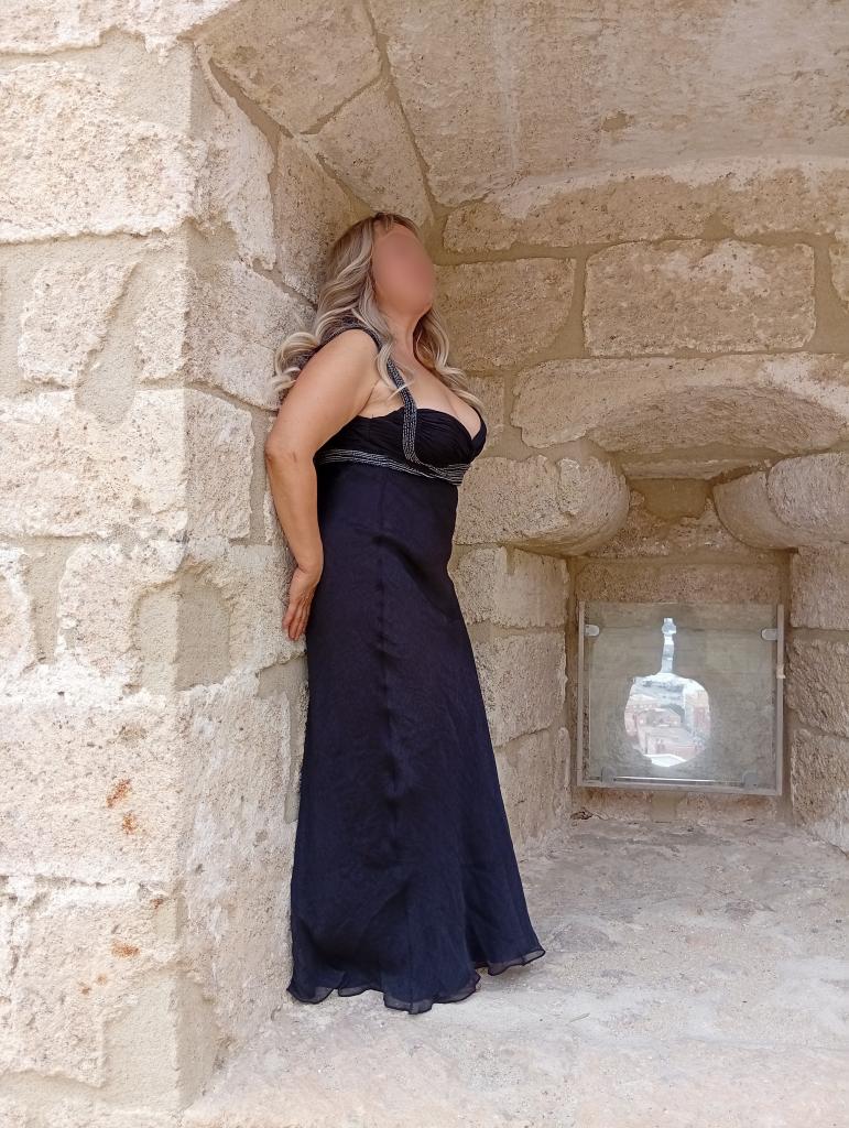 Chica busca chico en Almería: 