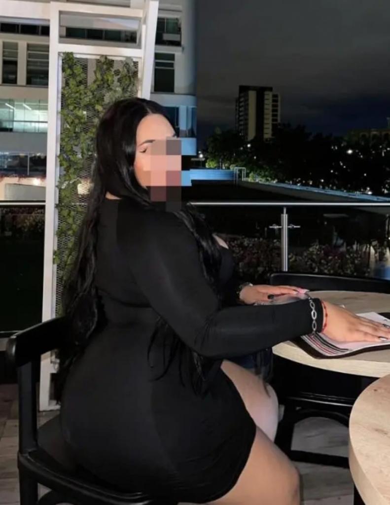 Chica busca chico en Almería: 