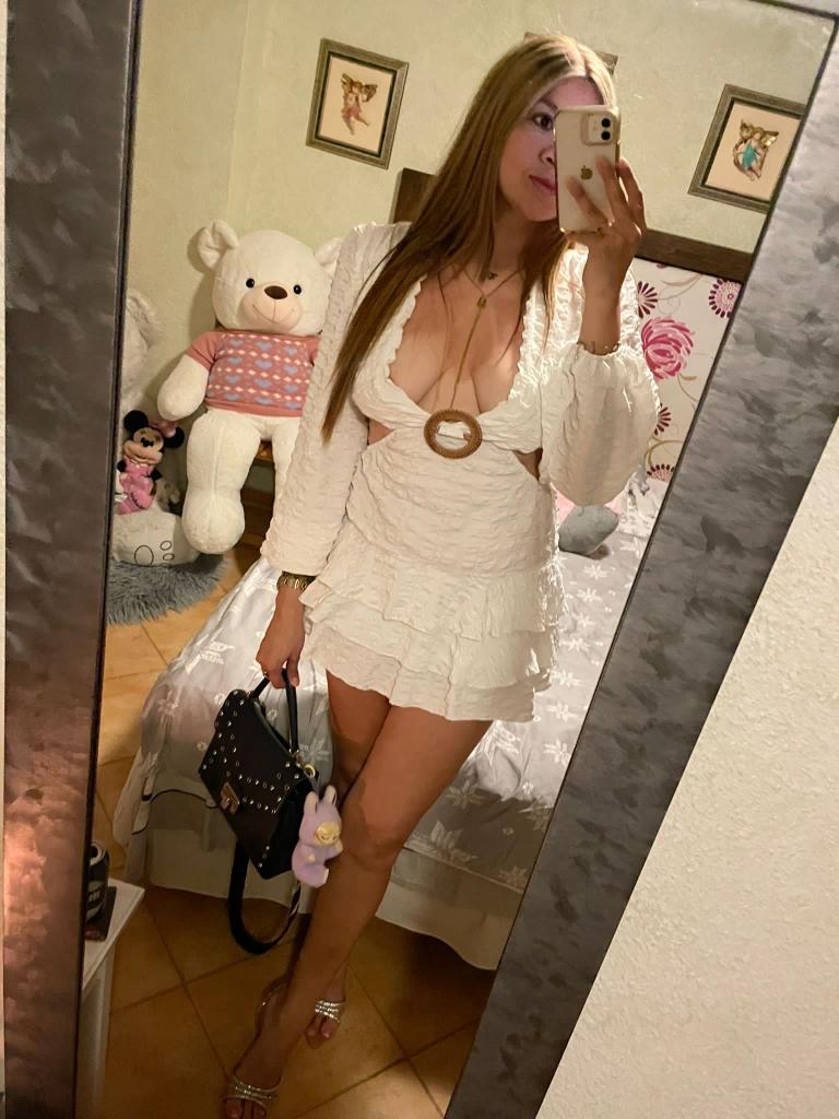 Chica busca chico en Almería: 