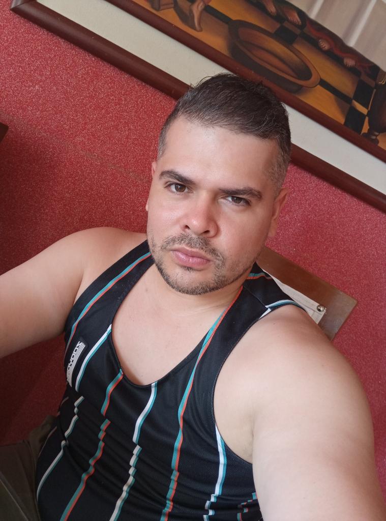 624677366: Chico busca chica en Barcelona