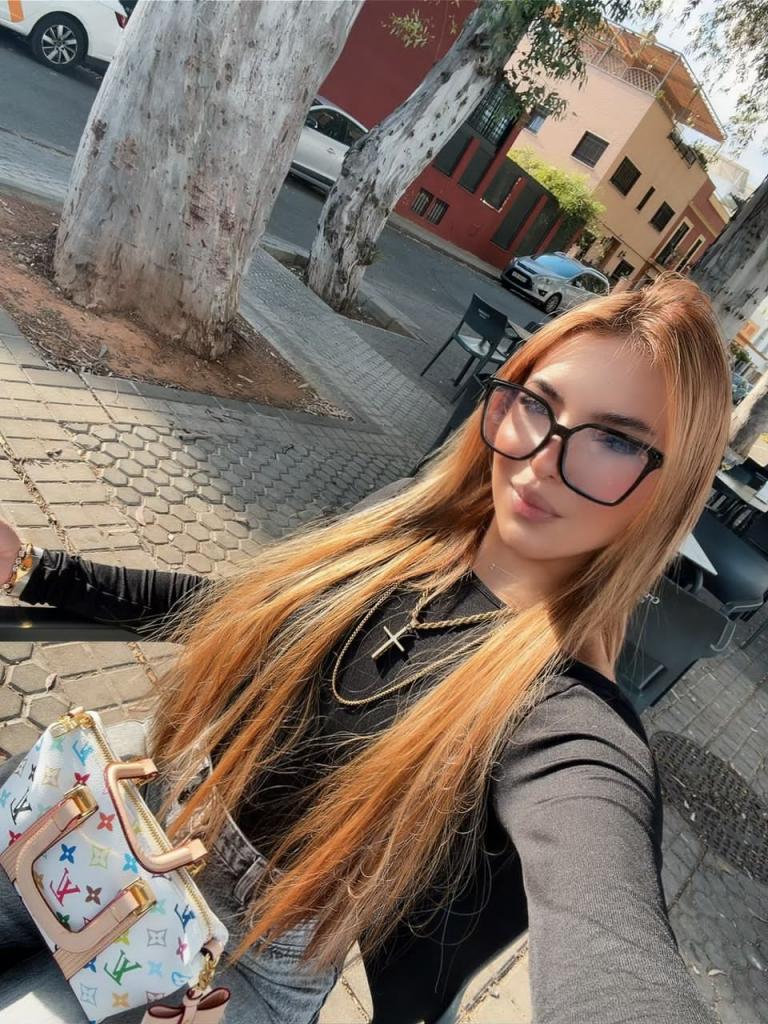 Chica busca chico en Málaga: Chica busca chico