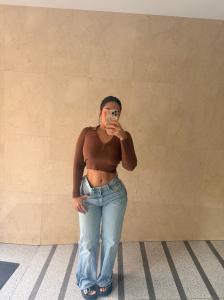 649828074: Chica busca chico en Sevilla