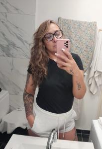 613216327: Chica busca chico en Sevilla