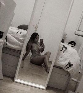 672867549: Chica busca chico en Granada