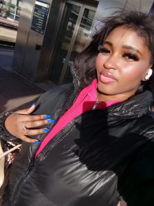 604220715: Chica busca chico en Barcelona