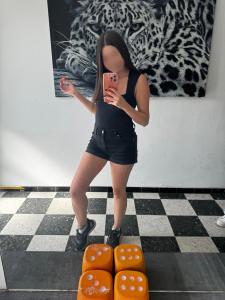 607559575: Chica busca chico en Madrid