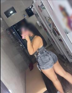 632834411: Chica busca chico en Navarra