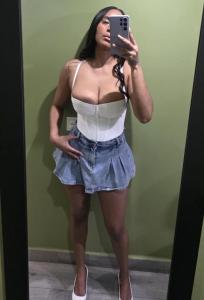 637165198: Chica busca chico en Barcelona