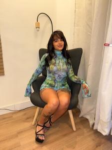 695882206: Chica busca chico en Madrid