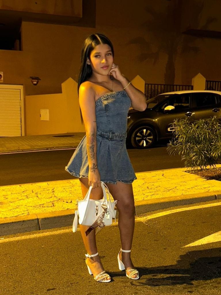 Chica busca chico en Tenerife: 