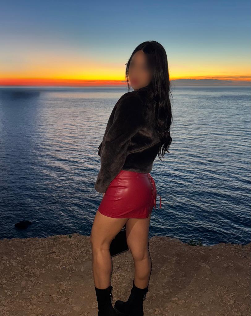 Chica busca chico en Ibiza: 