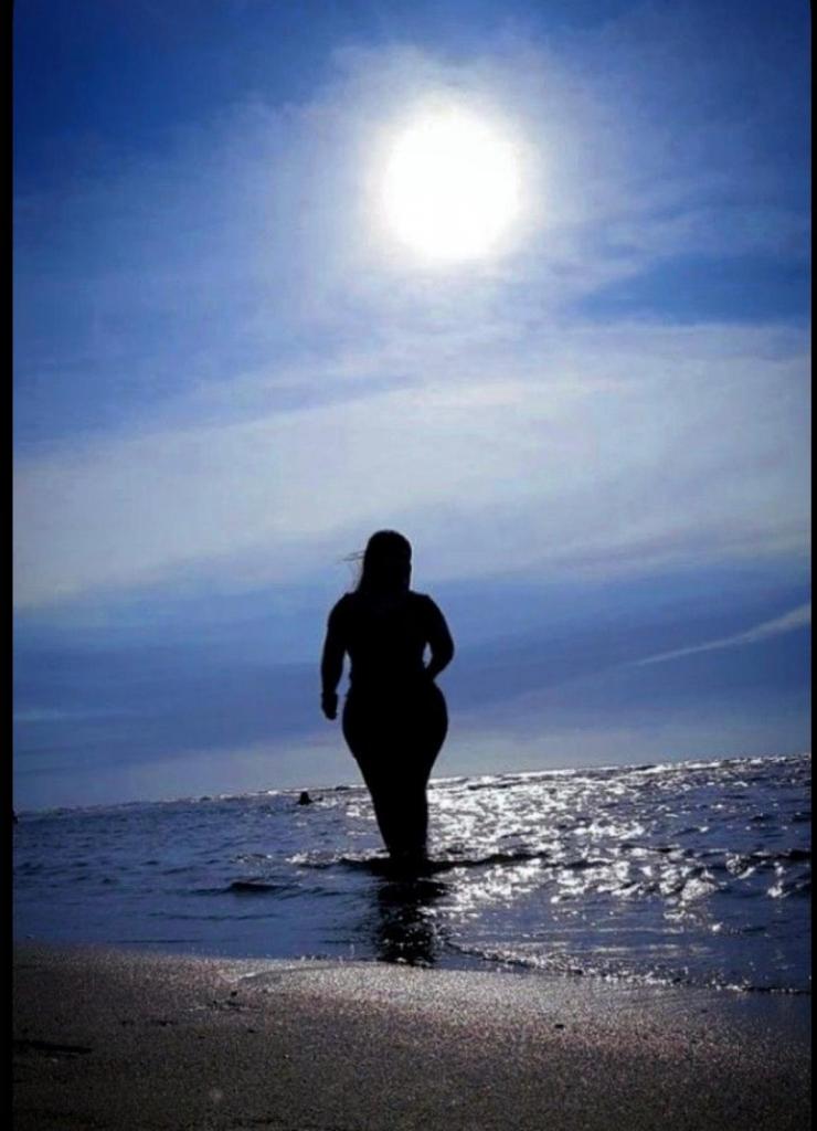 Chica busca chico en Cádiz: 