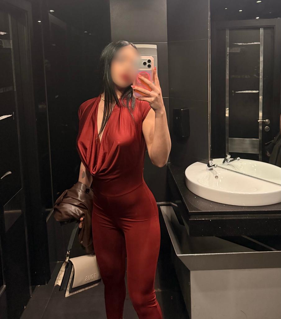 Chica busca chico en Ibiza: 