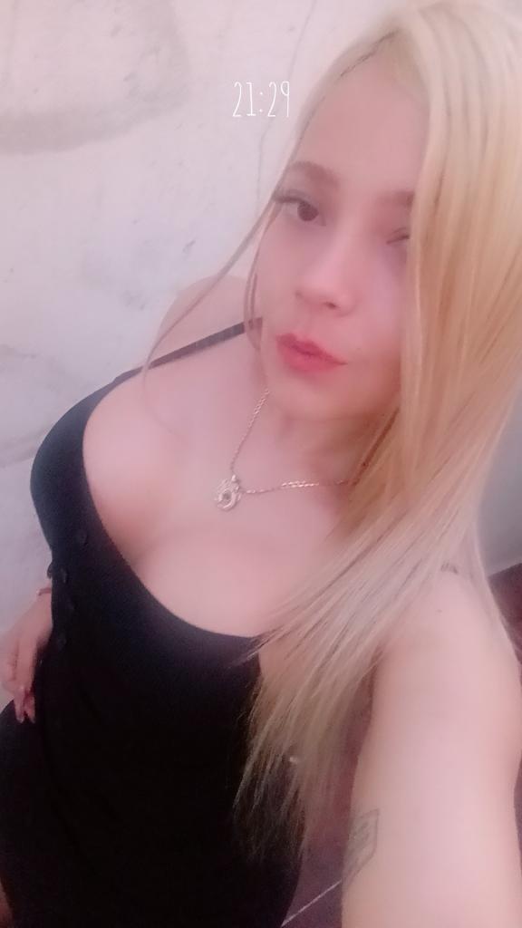 631898430: Chica busca chico en Almería