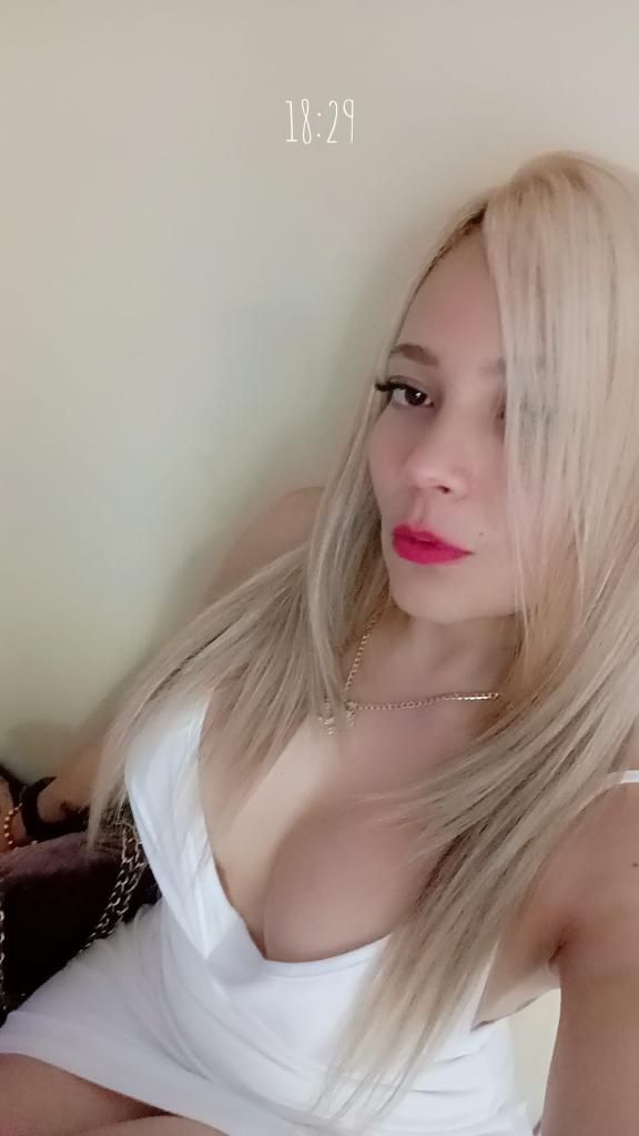 631898430: Chica busca chico en Almería