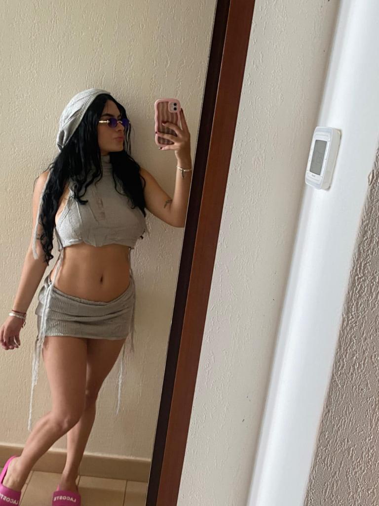 Chica busca chico en Alicante: Chica busca chico