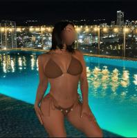 647317855: Chica busca chico en Sevilla