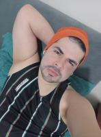 624677366: Chico busca chica en Barcelona
