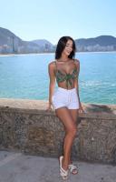 677493689: Chica busca chico en Ibiza
