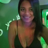 613758855: Chica busca chico en La Coruña
