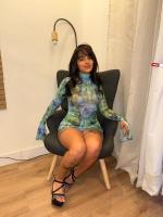 695882206: Chica busca chico en Madrid