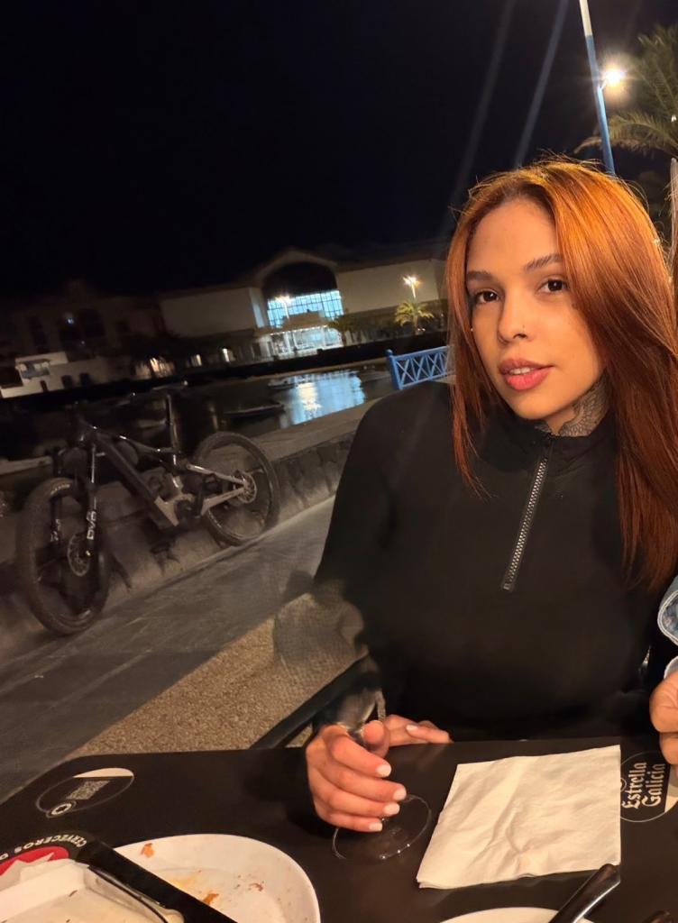 Chica busca chico en Cádiz: 
