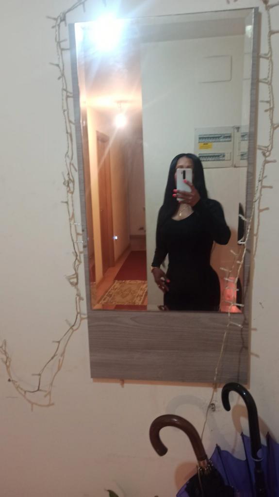 665426872: Chica busca chico en Pontevedra