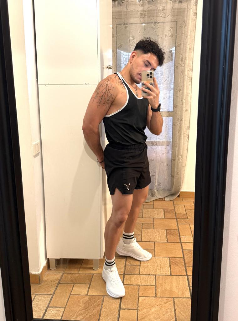 Chico busca chica en Las Palmas: 