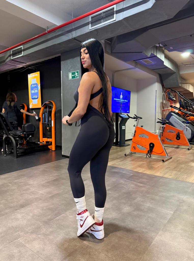 674407534: Chica busca chico en Madrid