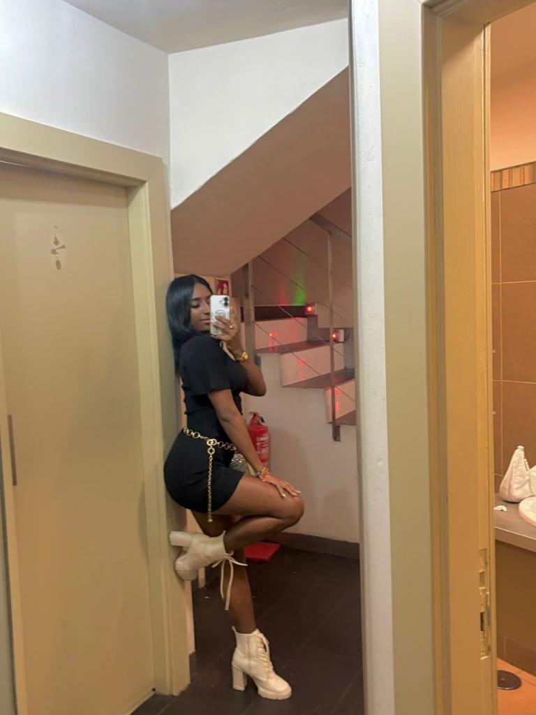 Chica busca chico en Tenerife: 