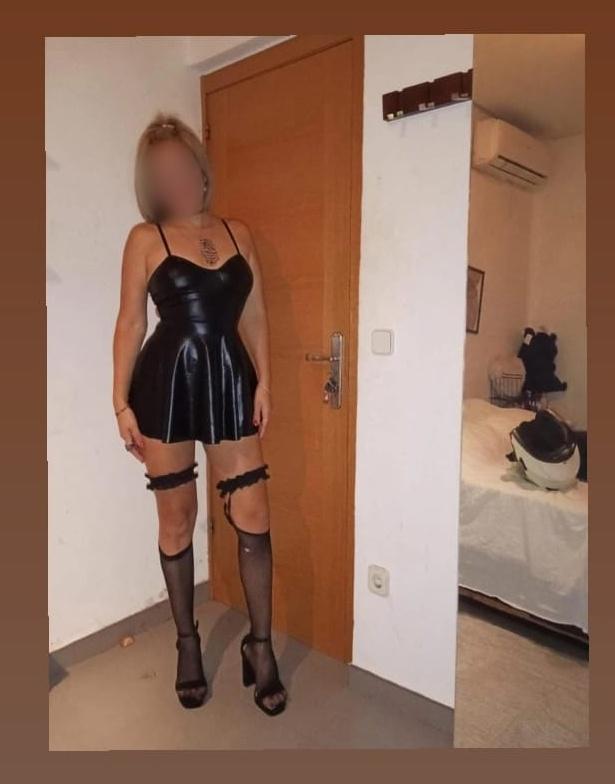 698503881: Chica busca chico en Madrid