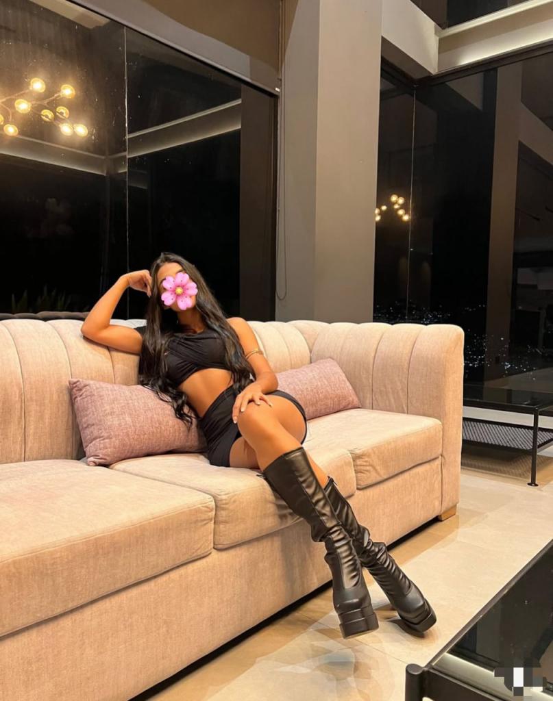 Chica busca chico en Cádiz: 