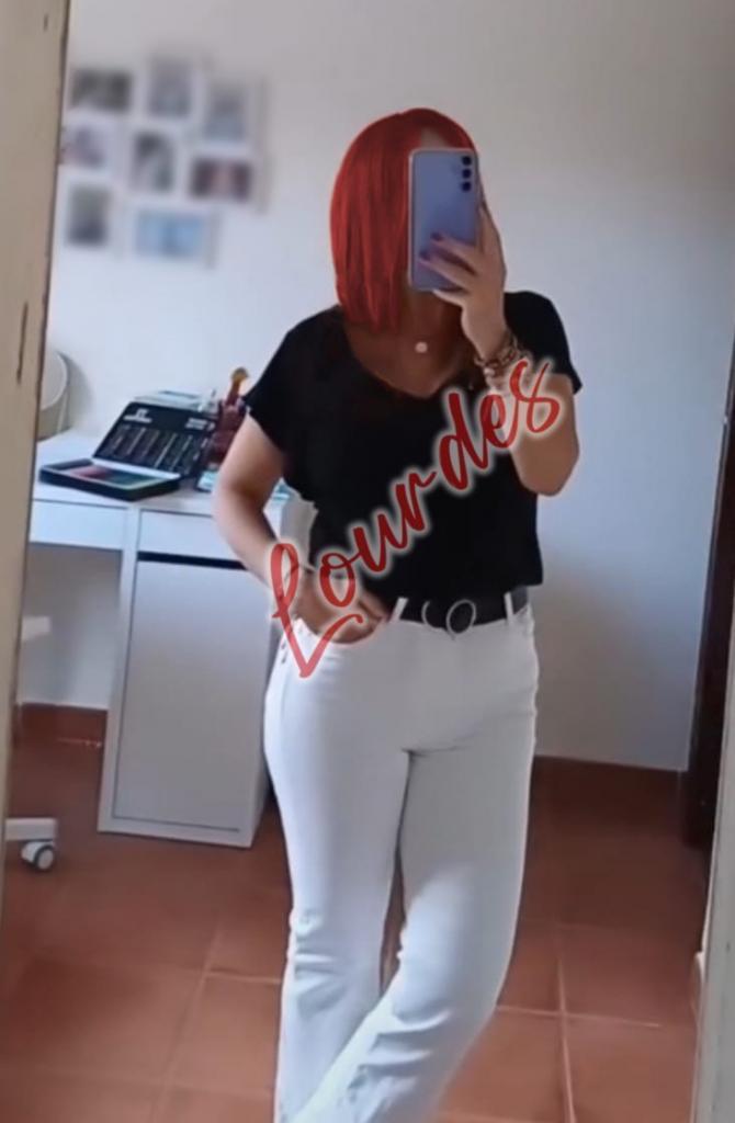 690811888: Chica busca chico en Cantabria
