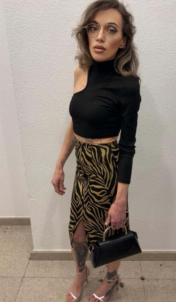 643688515: Chica busca chico en Madrid