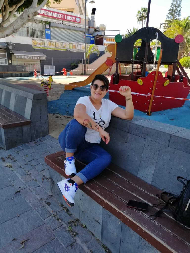 Chica busca chico en Tenerife: 