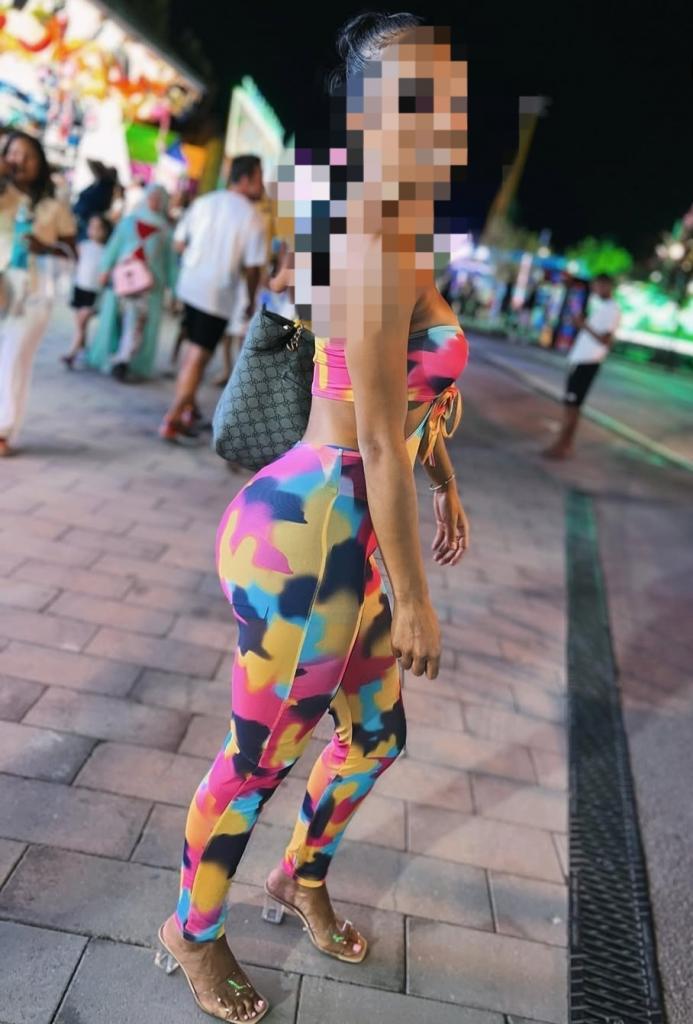 Chica busca chico en Almería: 