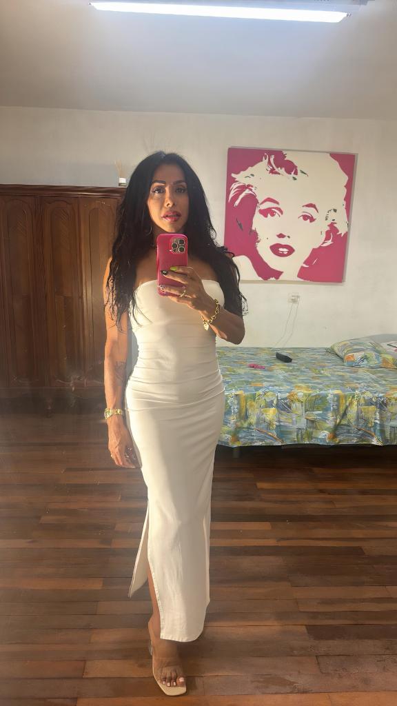 671523795: Transexual en León