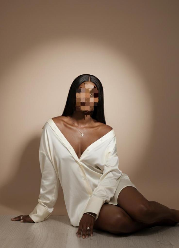 643014142: Chica busca chico en Huelva