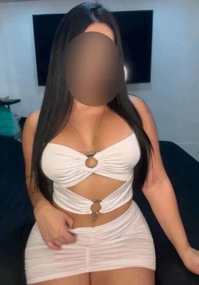 632686967: Chica busca chico en Gerona