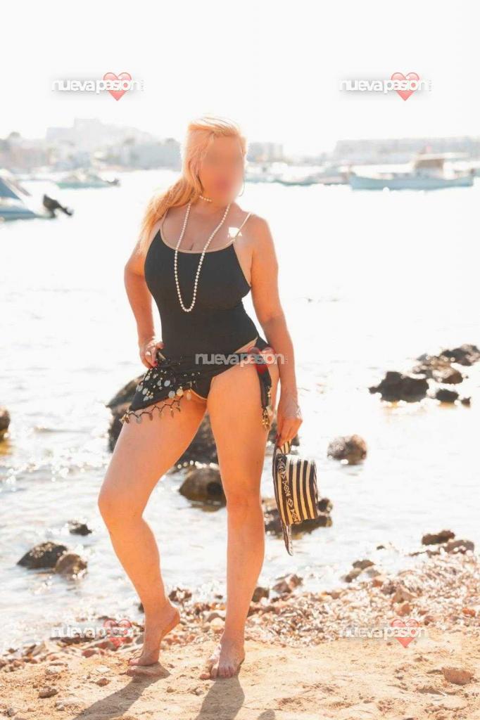 Chica busca chico en Ibiza: 